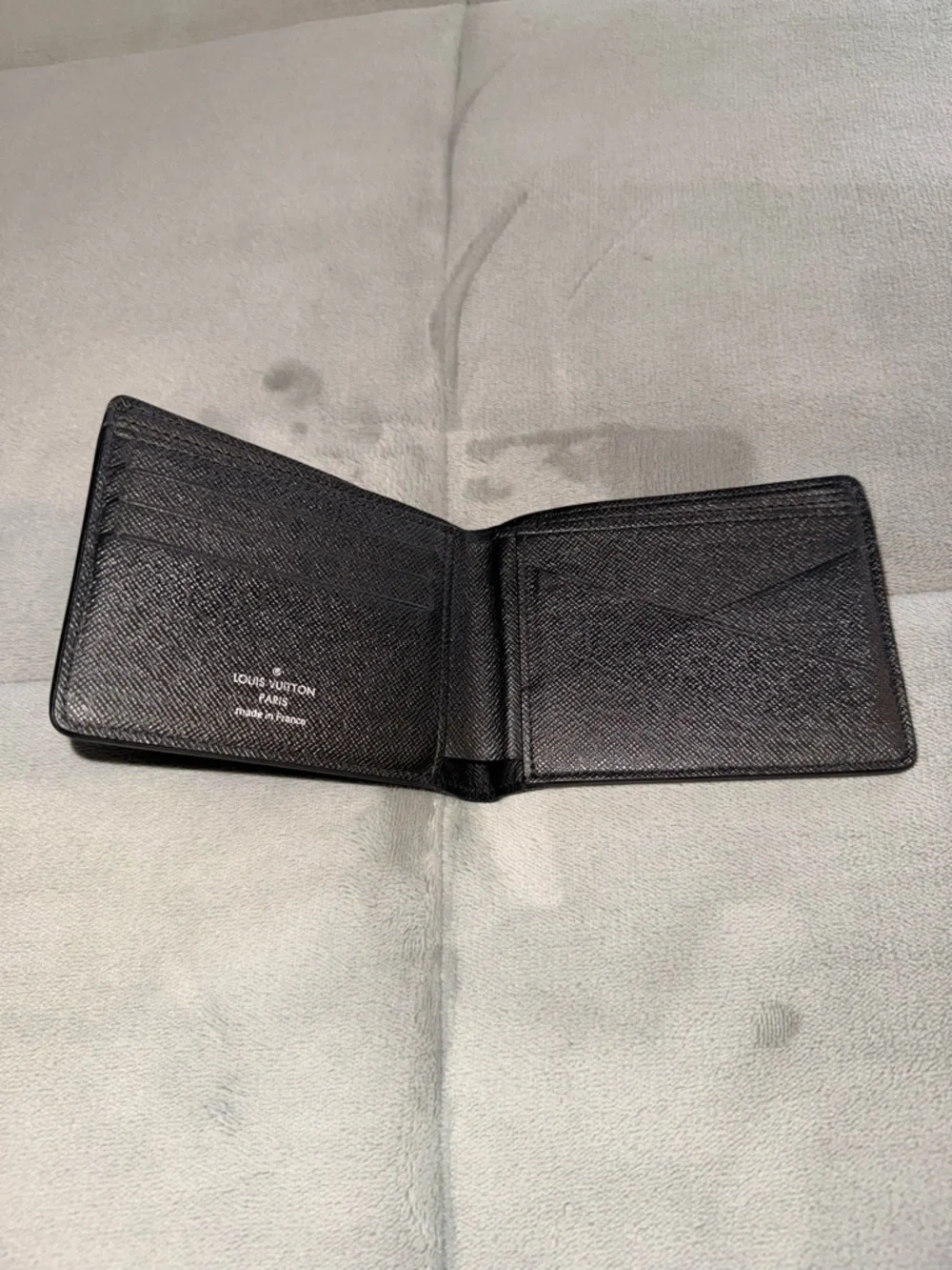 Louis Vuitton Taiga Leather Bifold Wallet – Black – Made in France - Picture 2 of 8